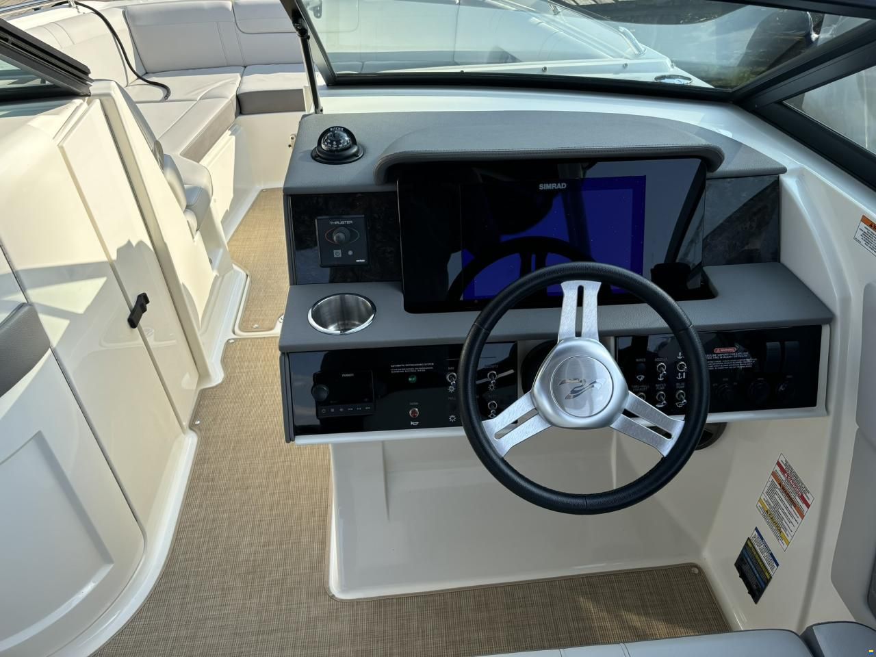 Sea Ray 270 SDX Sundeck