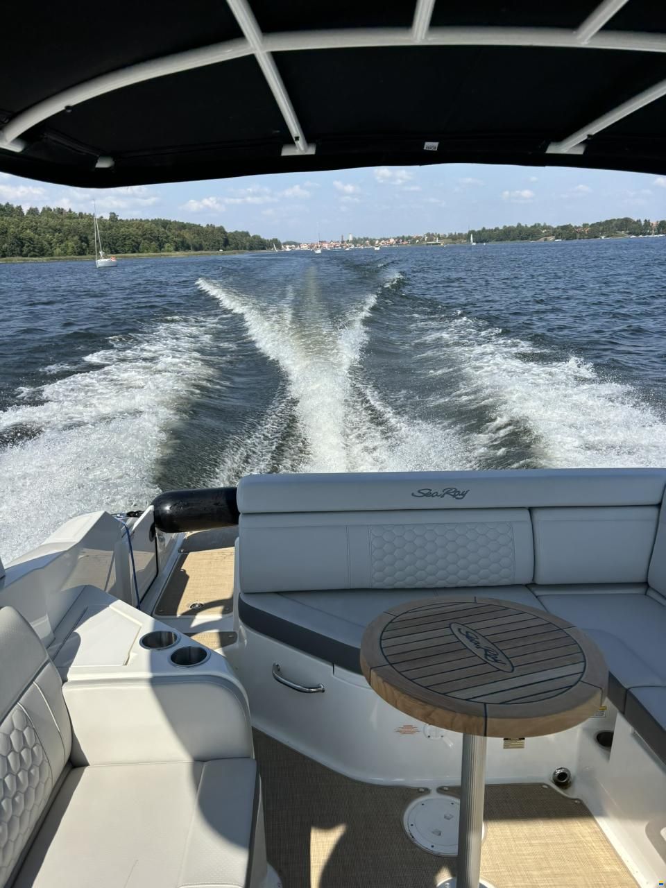 Sea Ray 270 SDX Sundeck