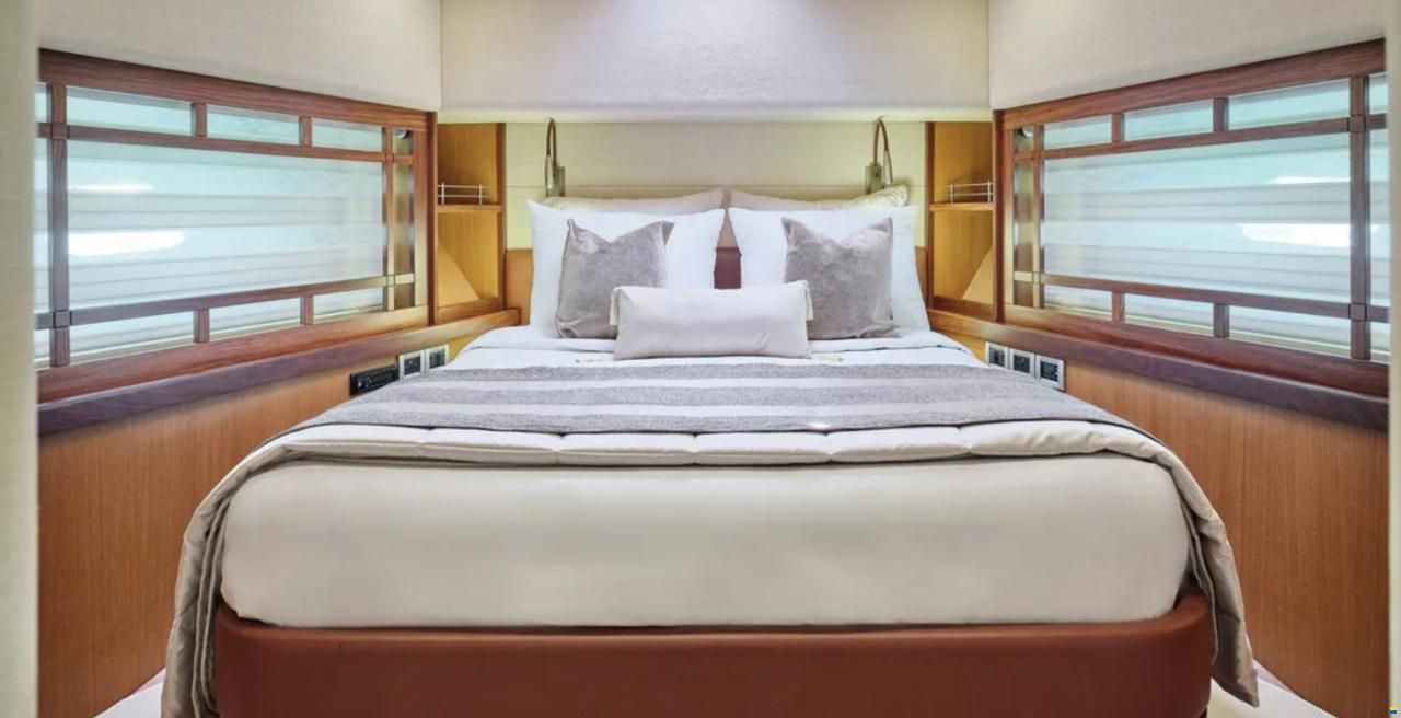 Ferretti 731