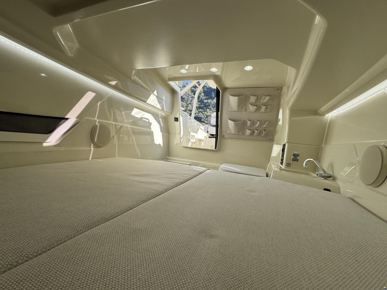 Axopar AX/E 25 Cross Top