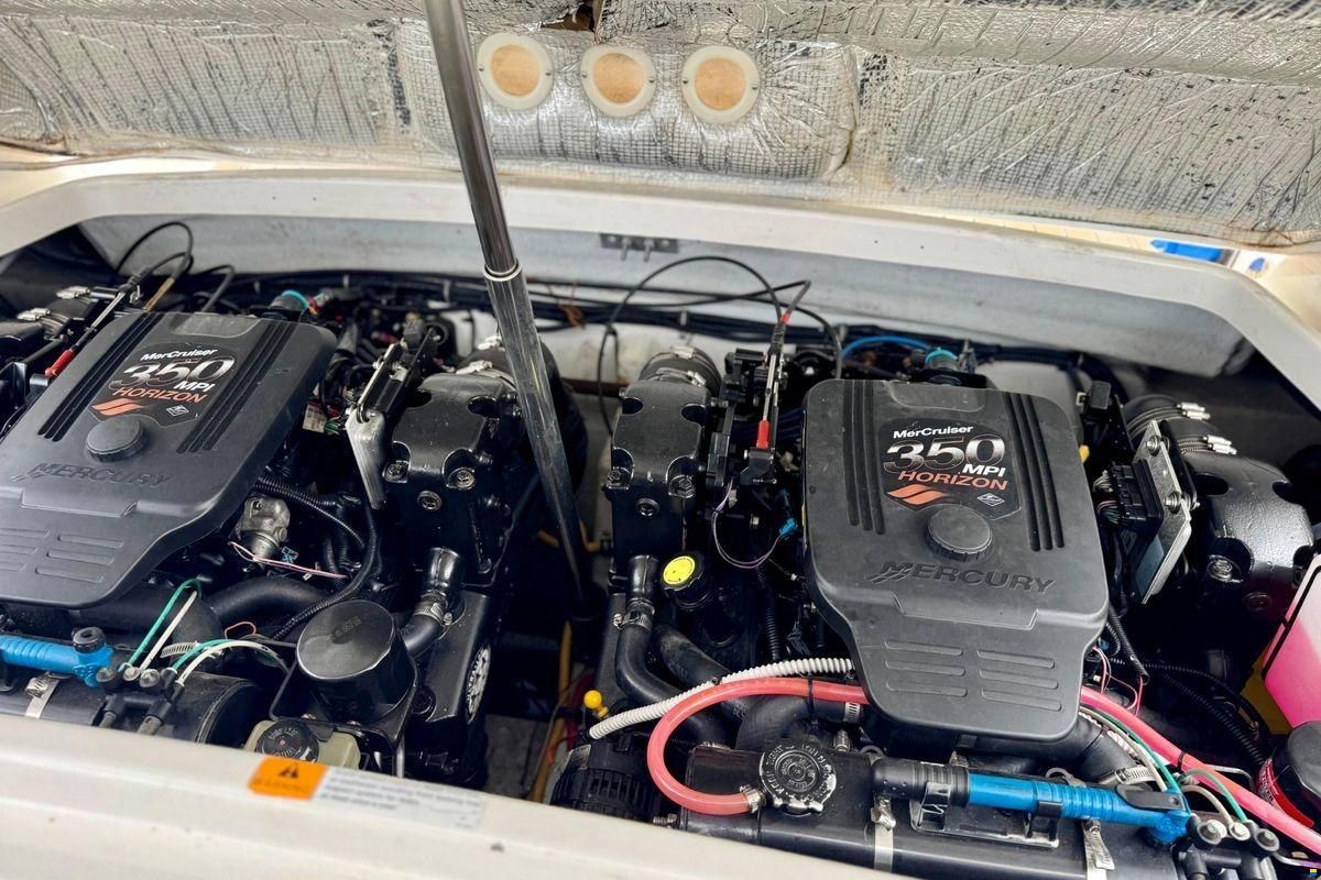 Chris Craft Corsair 28