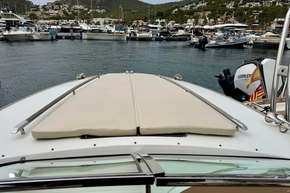 Chris Craft Corsair 28