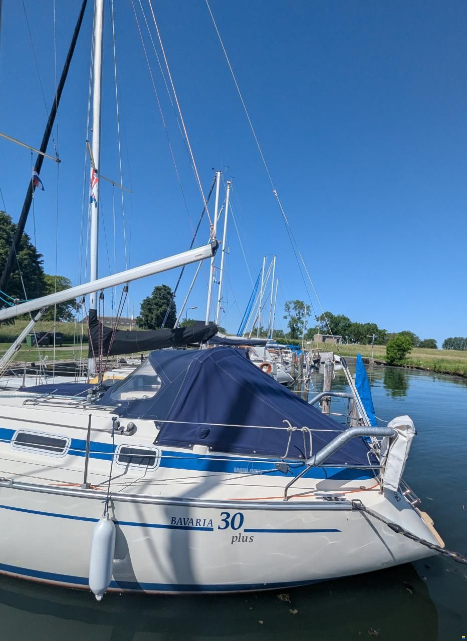 Bavaria 30 plus