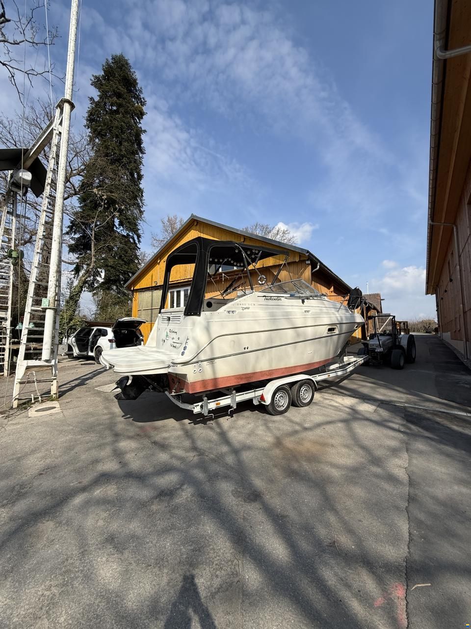 Maxum 2400 SCR