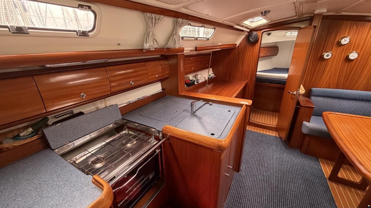 Bavaria 38