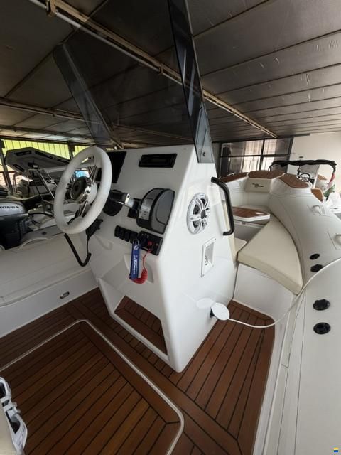 Sea Flash Luxury 660 Carbon