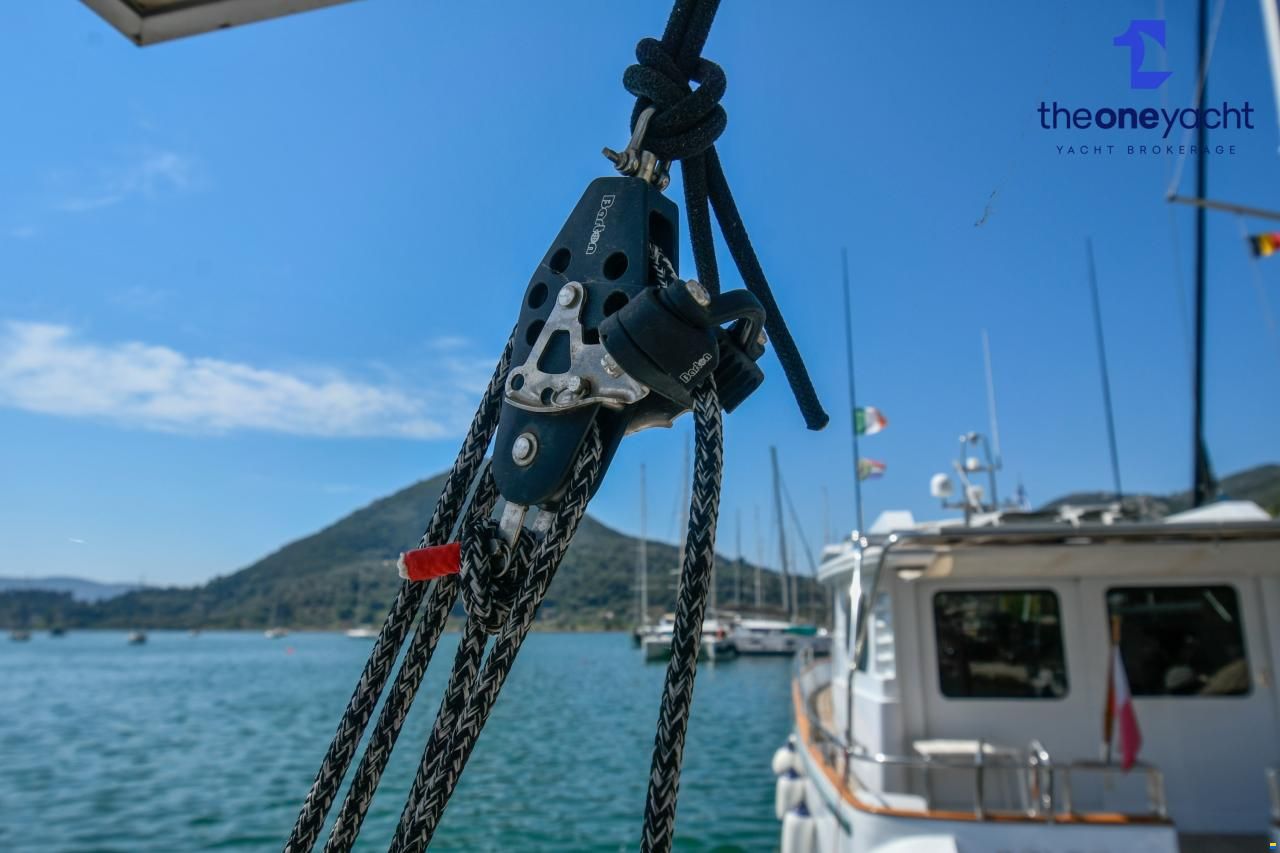 Beneteau Oceanis 37