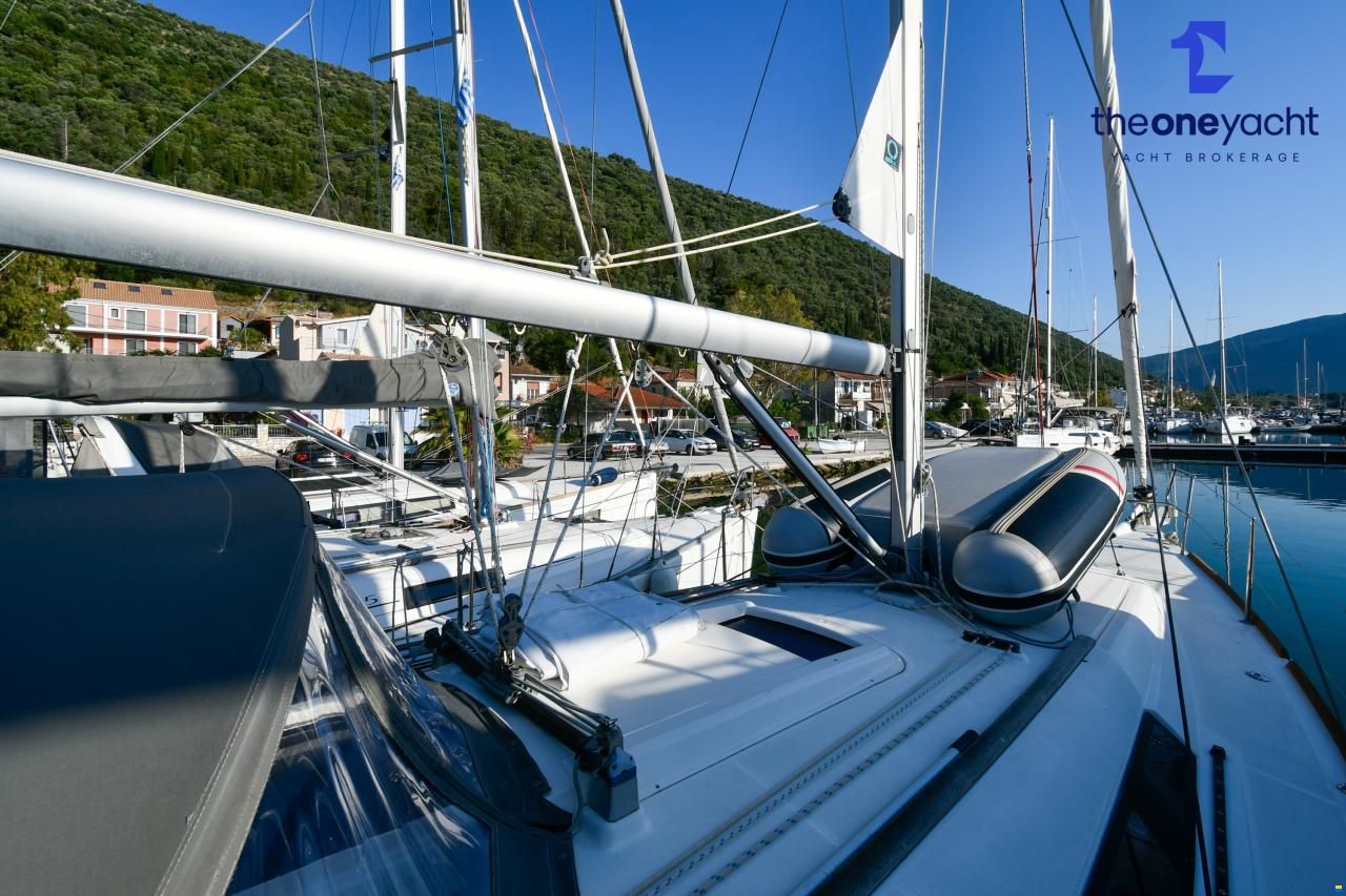 Beneteau Oceanis 37
