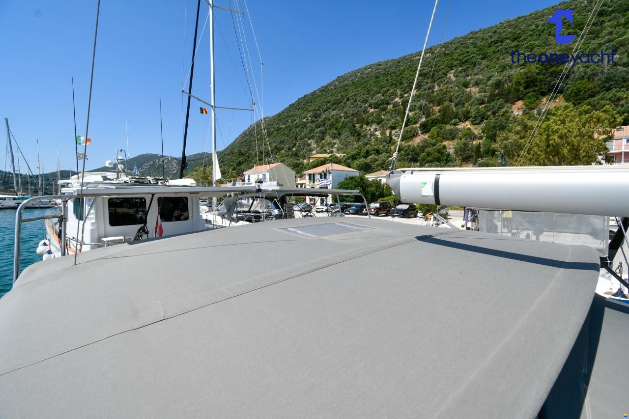 Beneteau Oceanis 37