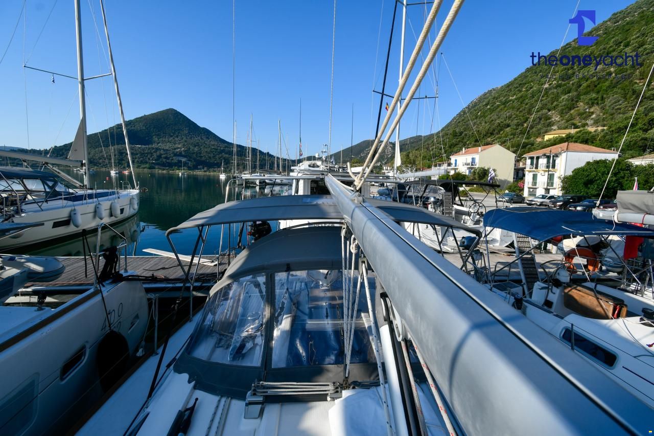 Beneteau Oceanis 37