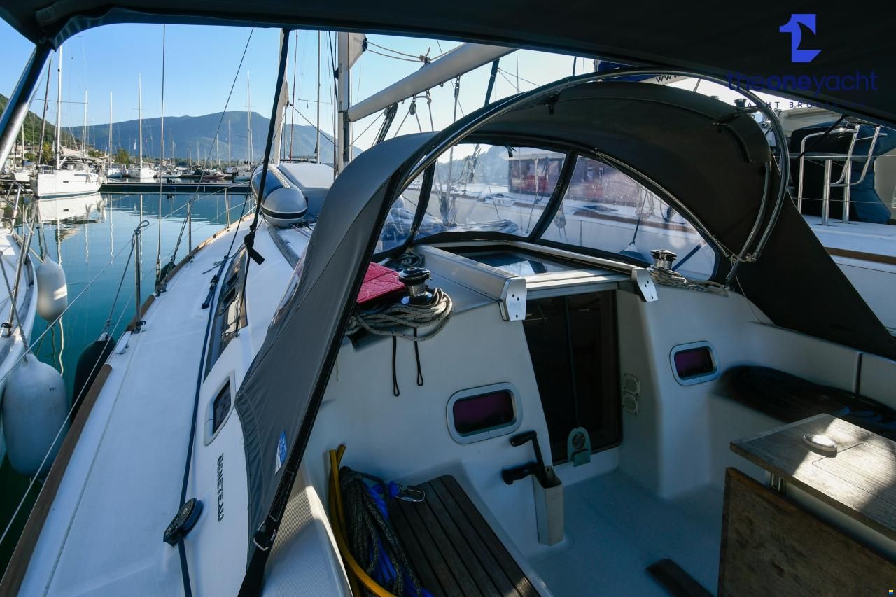 Beneteau Oceanis 37