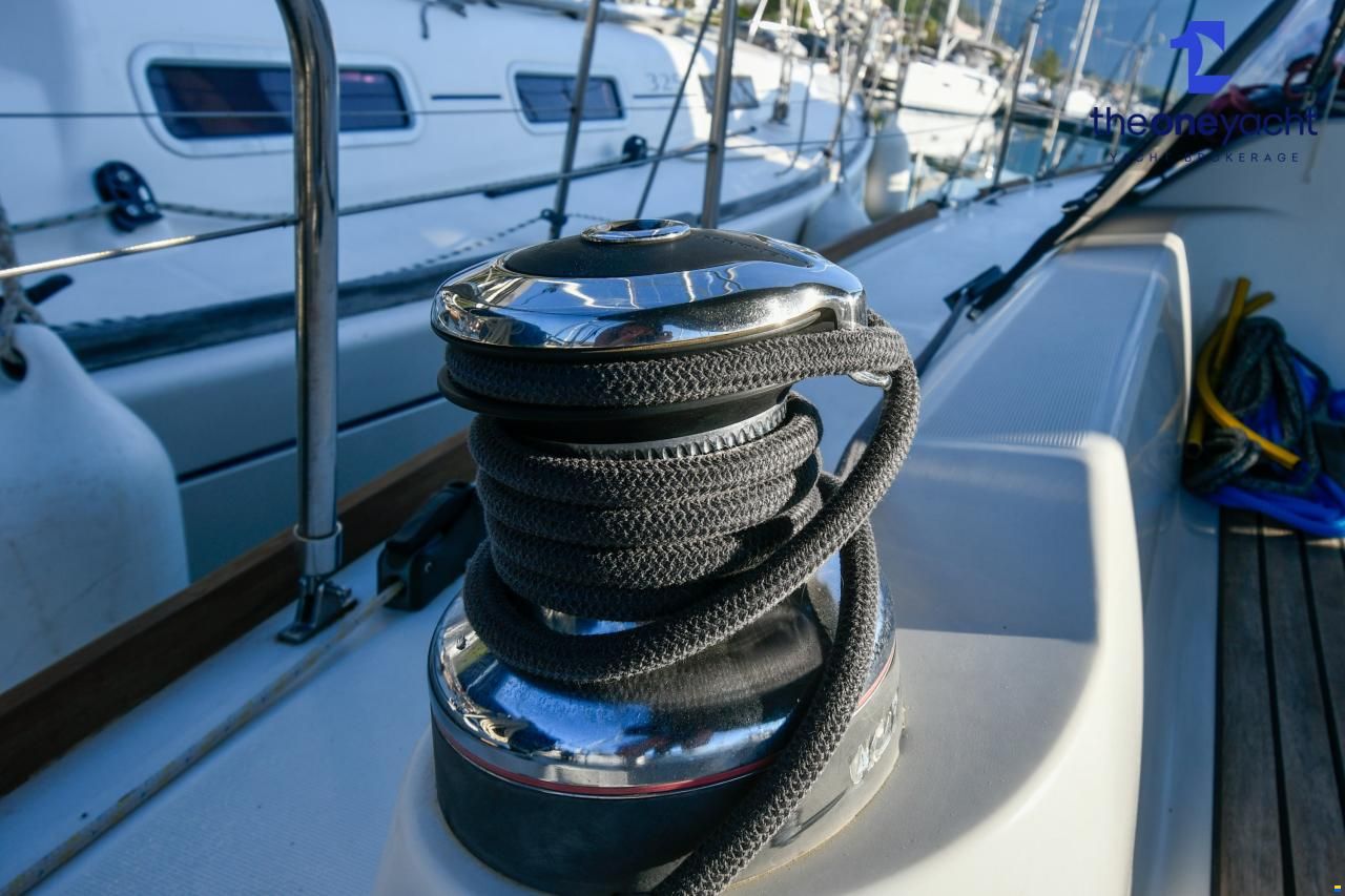 Beneteau Oceanis 37