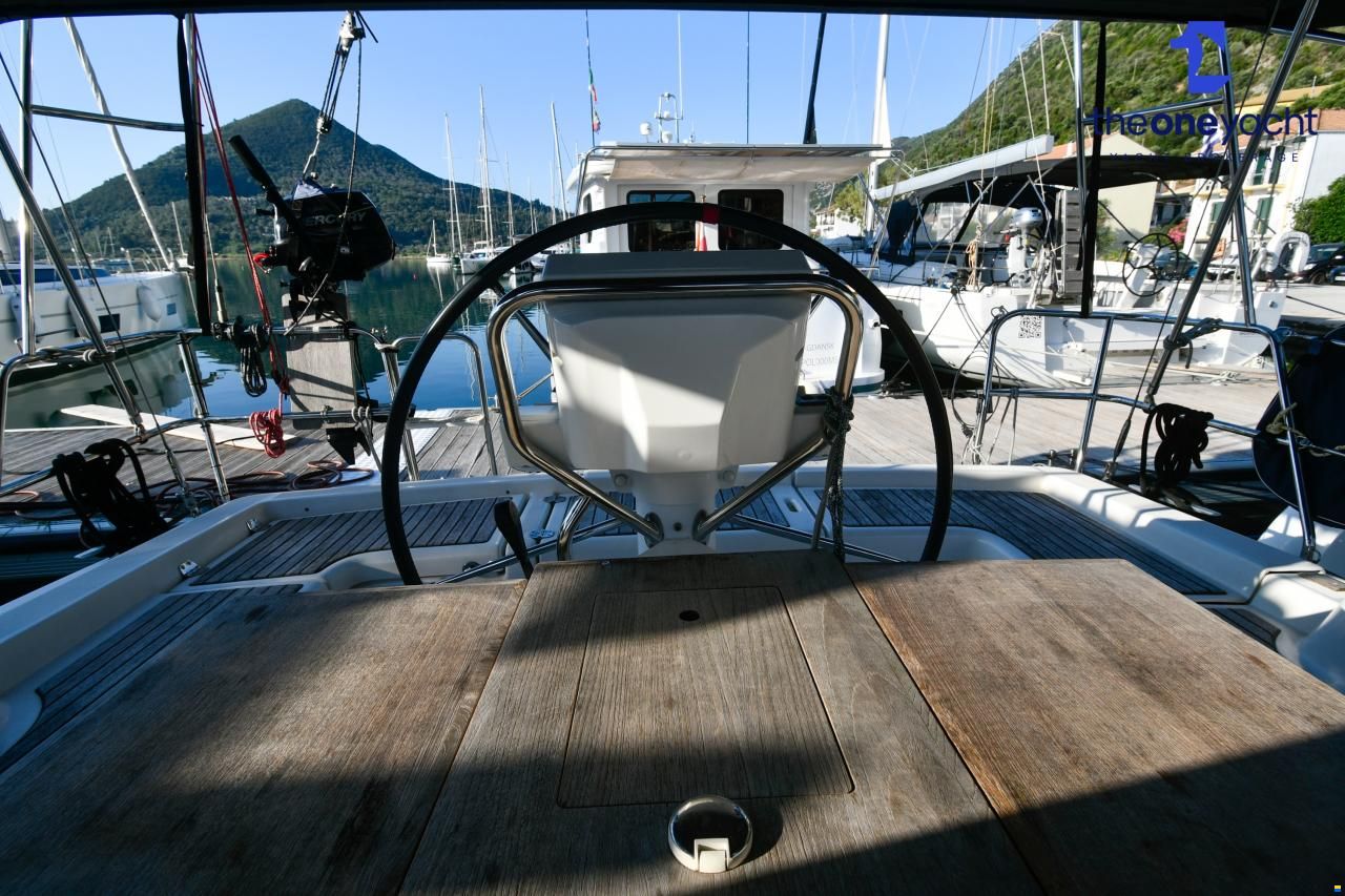 Beneteau Oceanis 37
