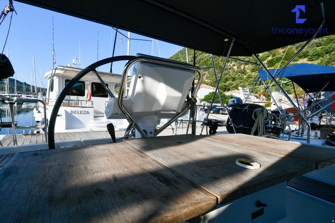 Beneteau Oceanis 37