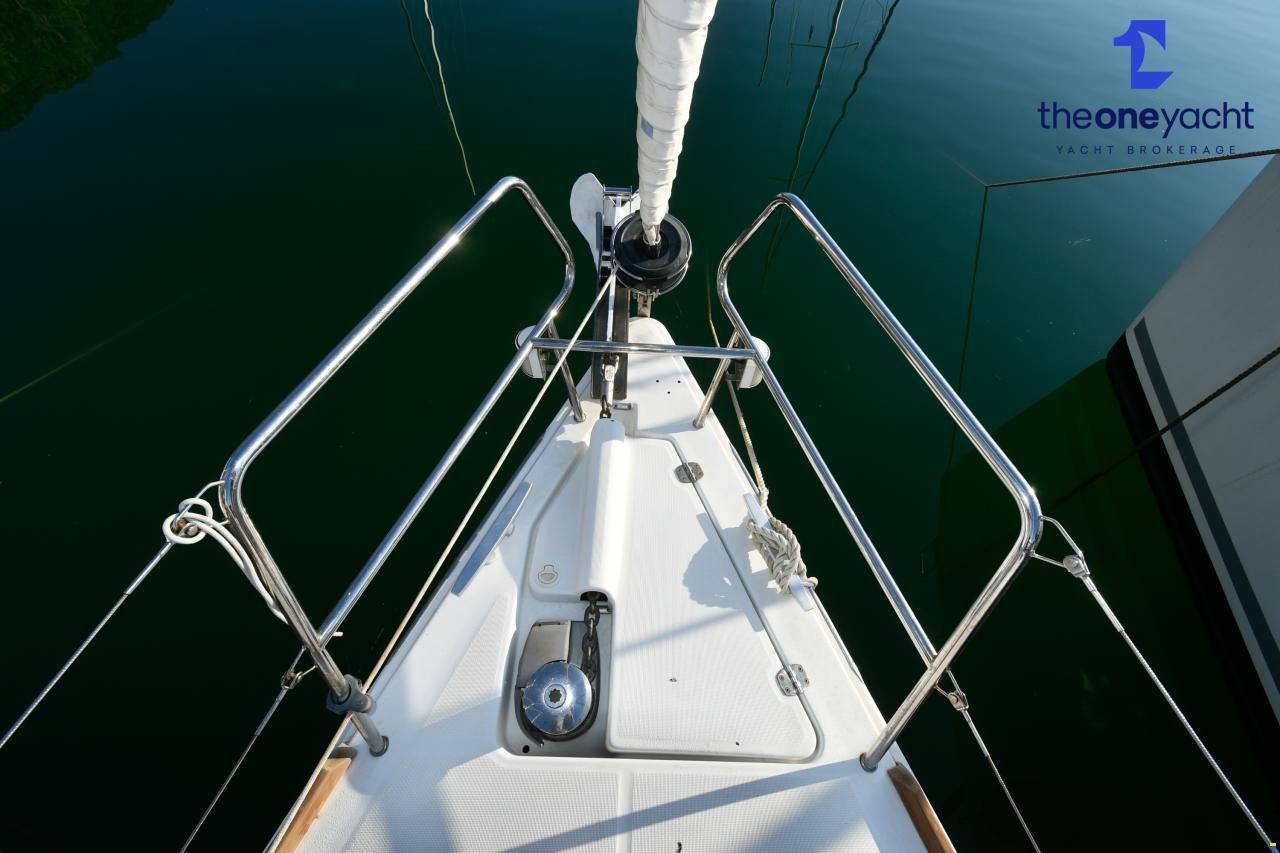Beneteau Oceanis 37
