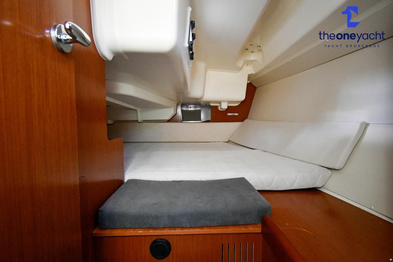 Beneteau Oceanis 37