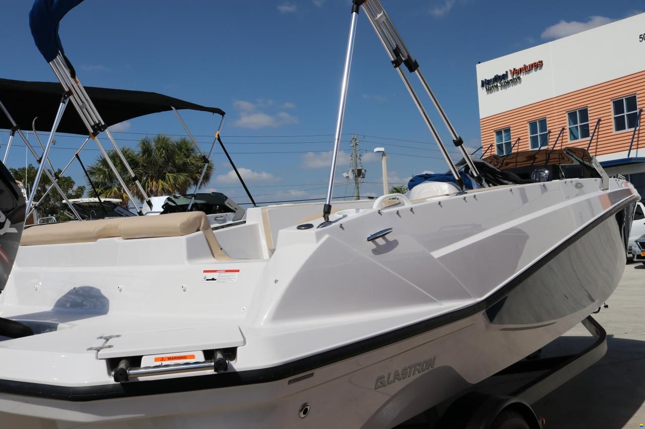 Glastron GTD 220
