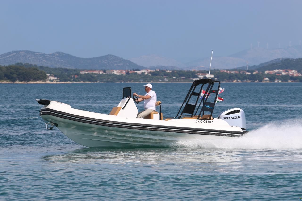 SEA FLASH Luxury 660 hypalon