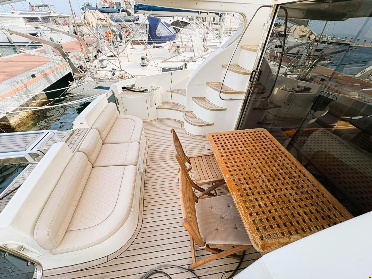 Azimut 46 fly