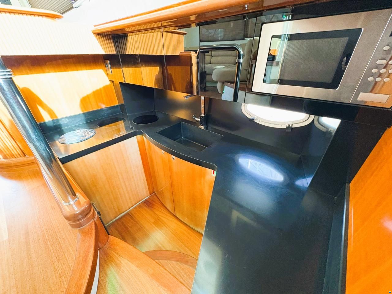 Azimut 46 fly
