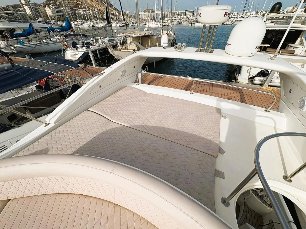 Azimut 46 fly