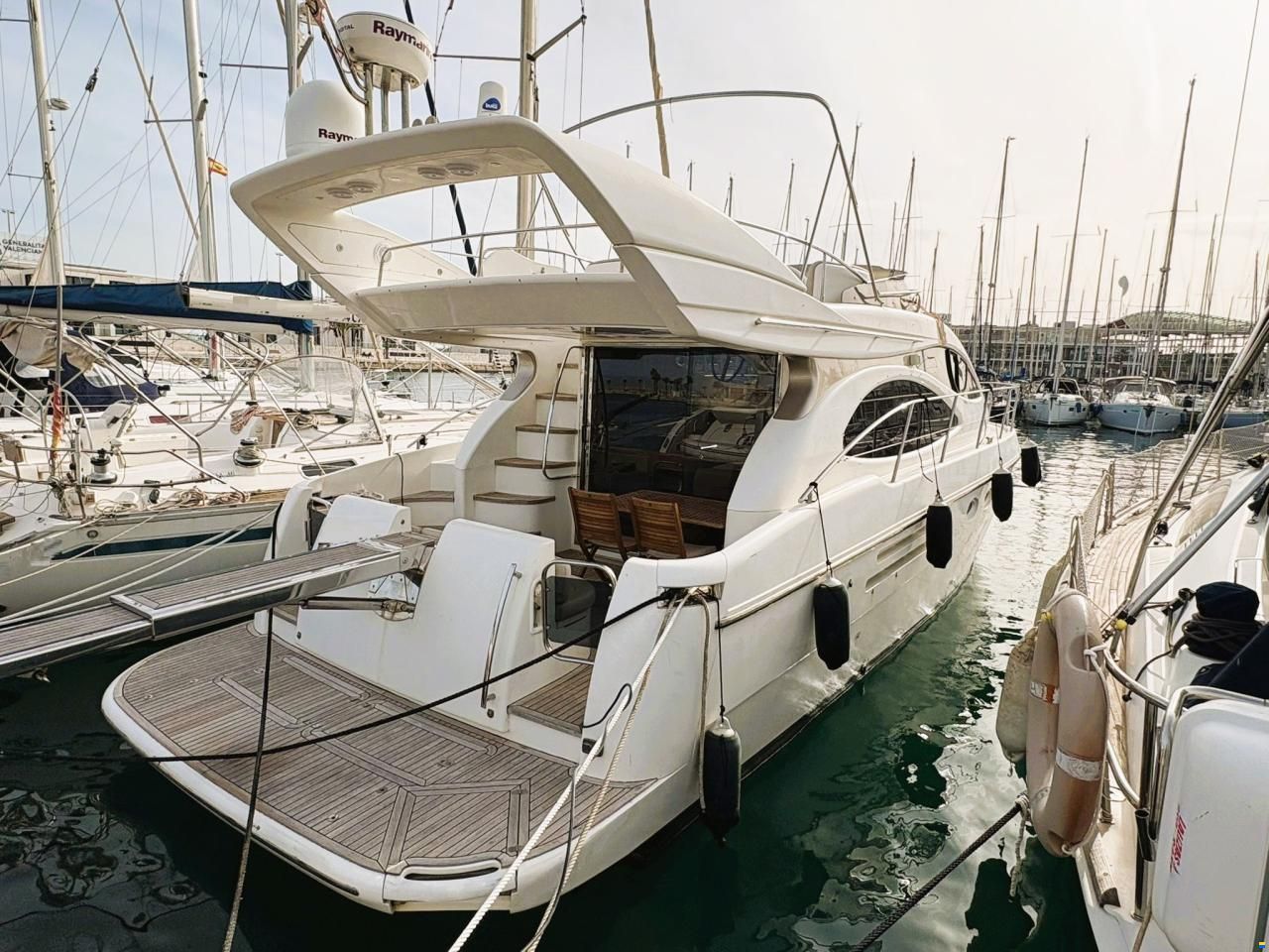 Azimut 46 fly