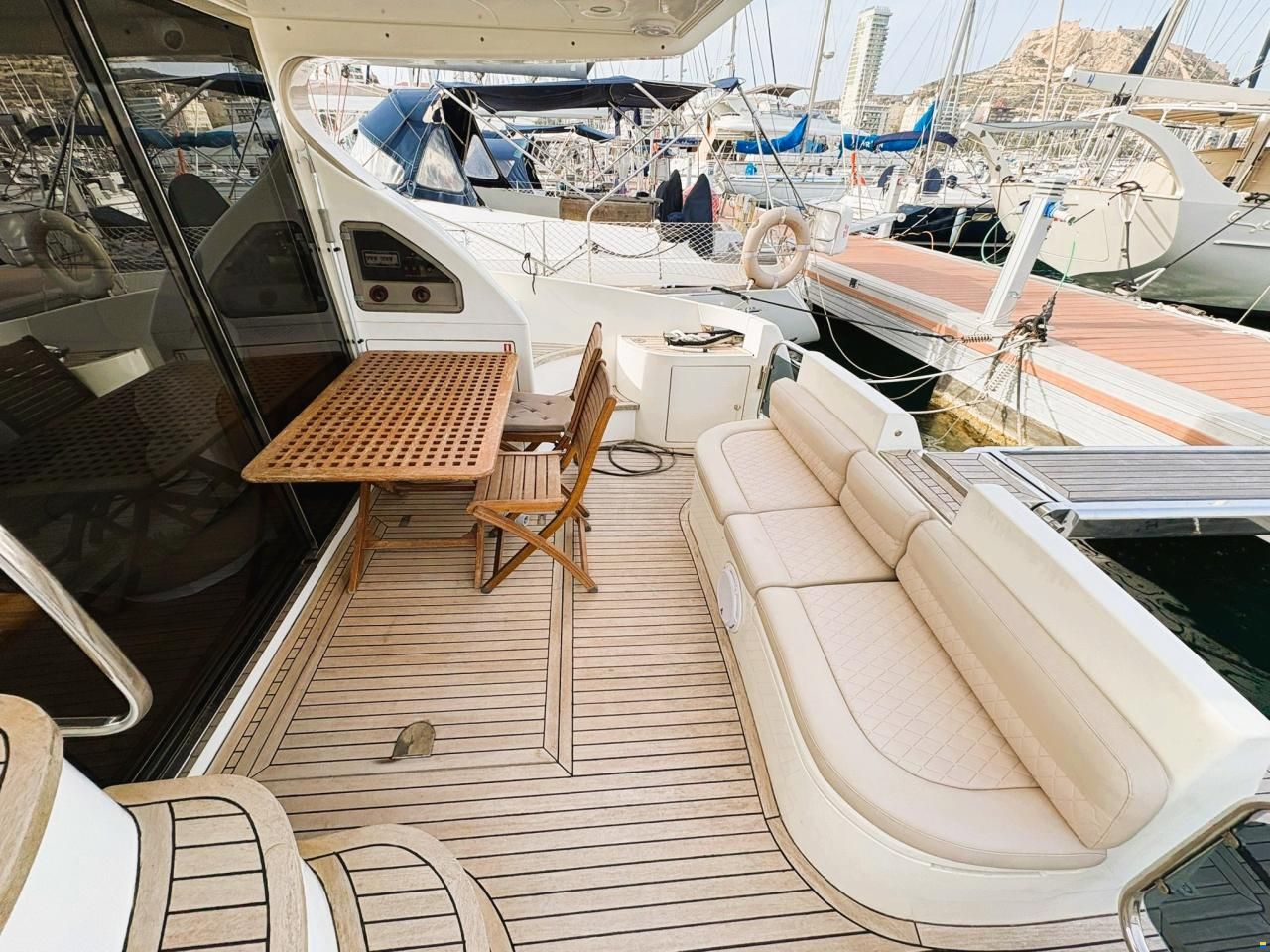 Azimut 46 fly