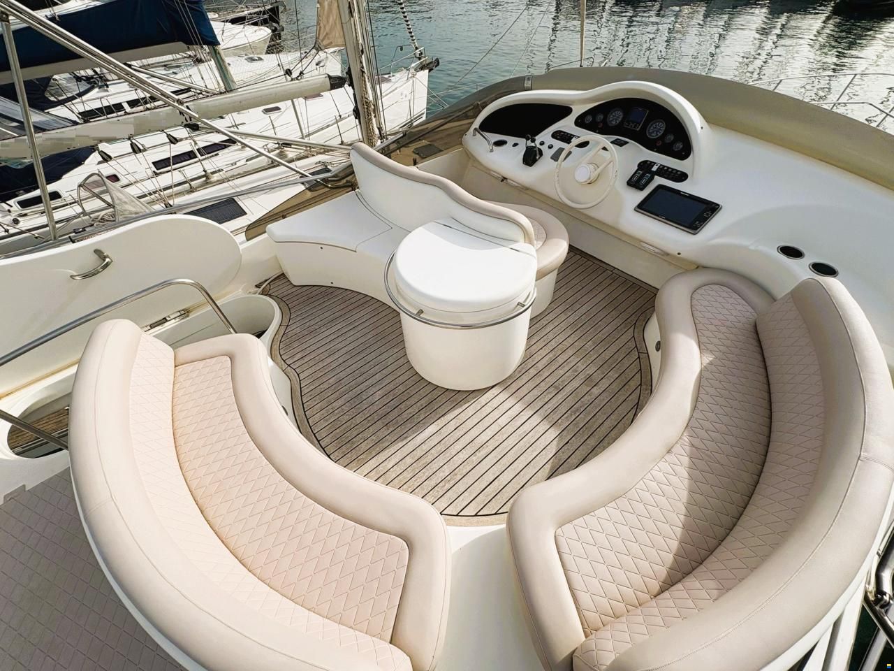 Azimut 46 fly