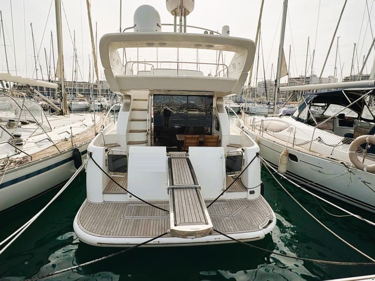 Azimut 46 fly