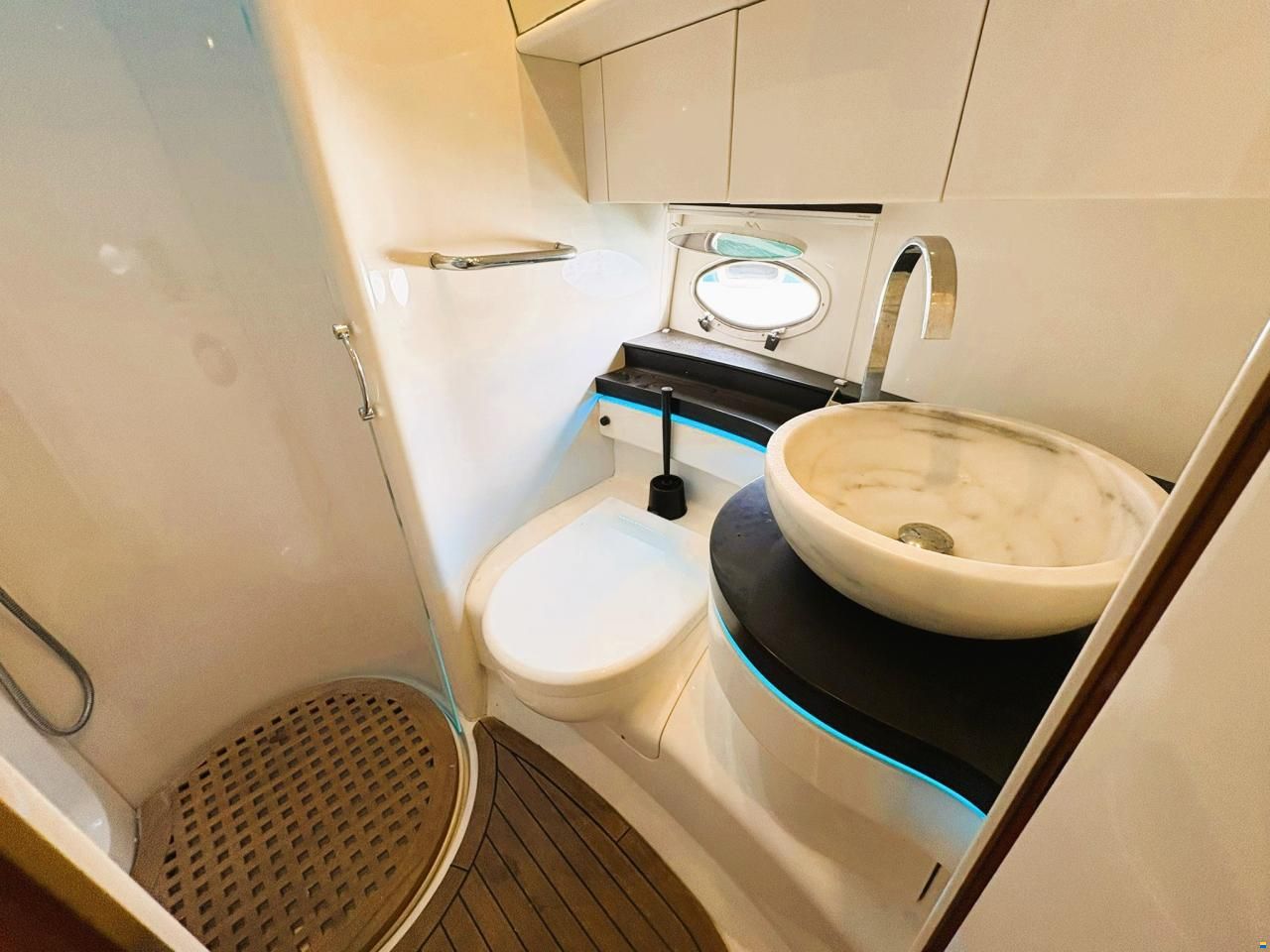 Azimut 46 fly