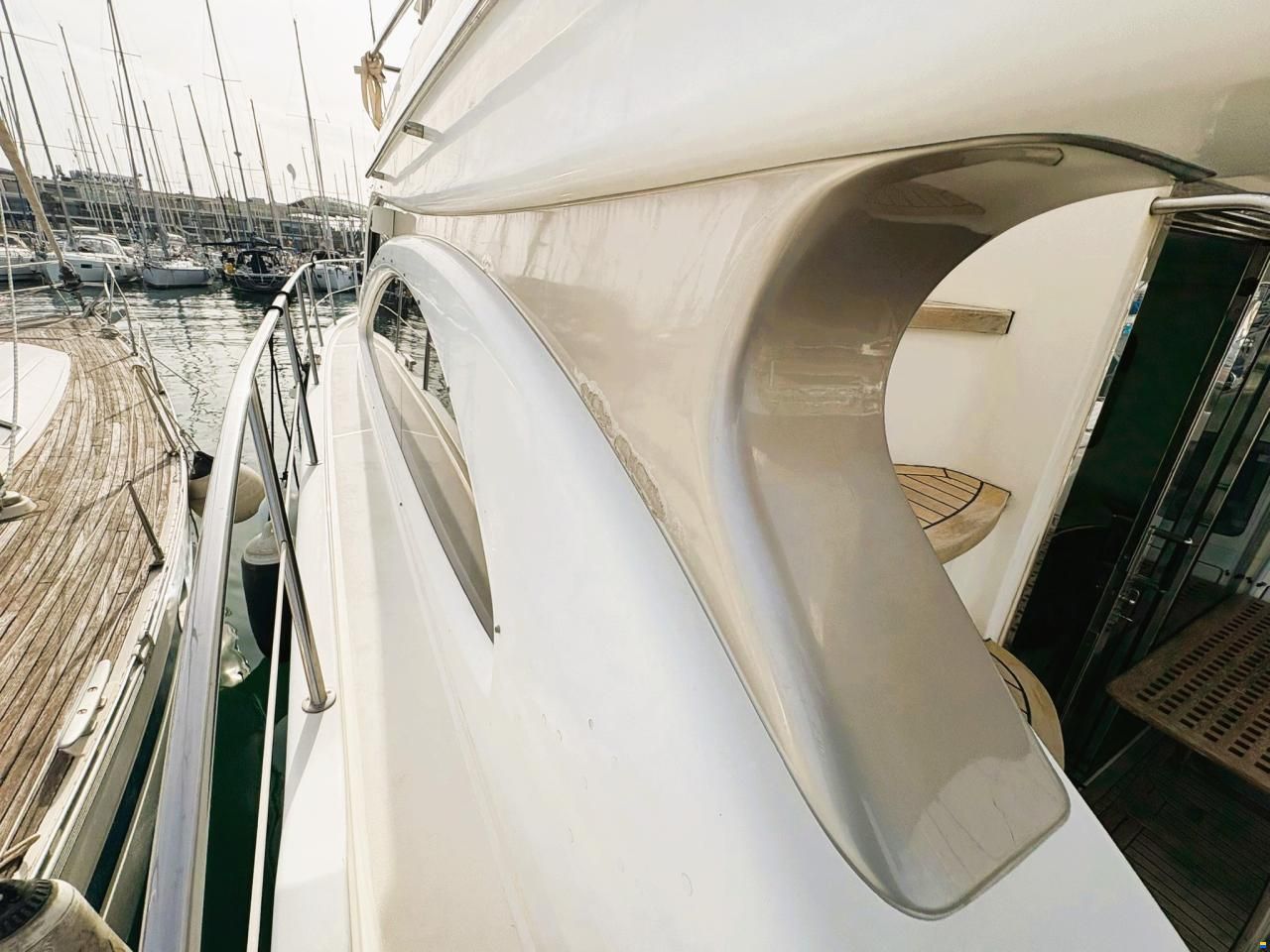 Azimut 46 fly