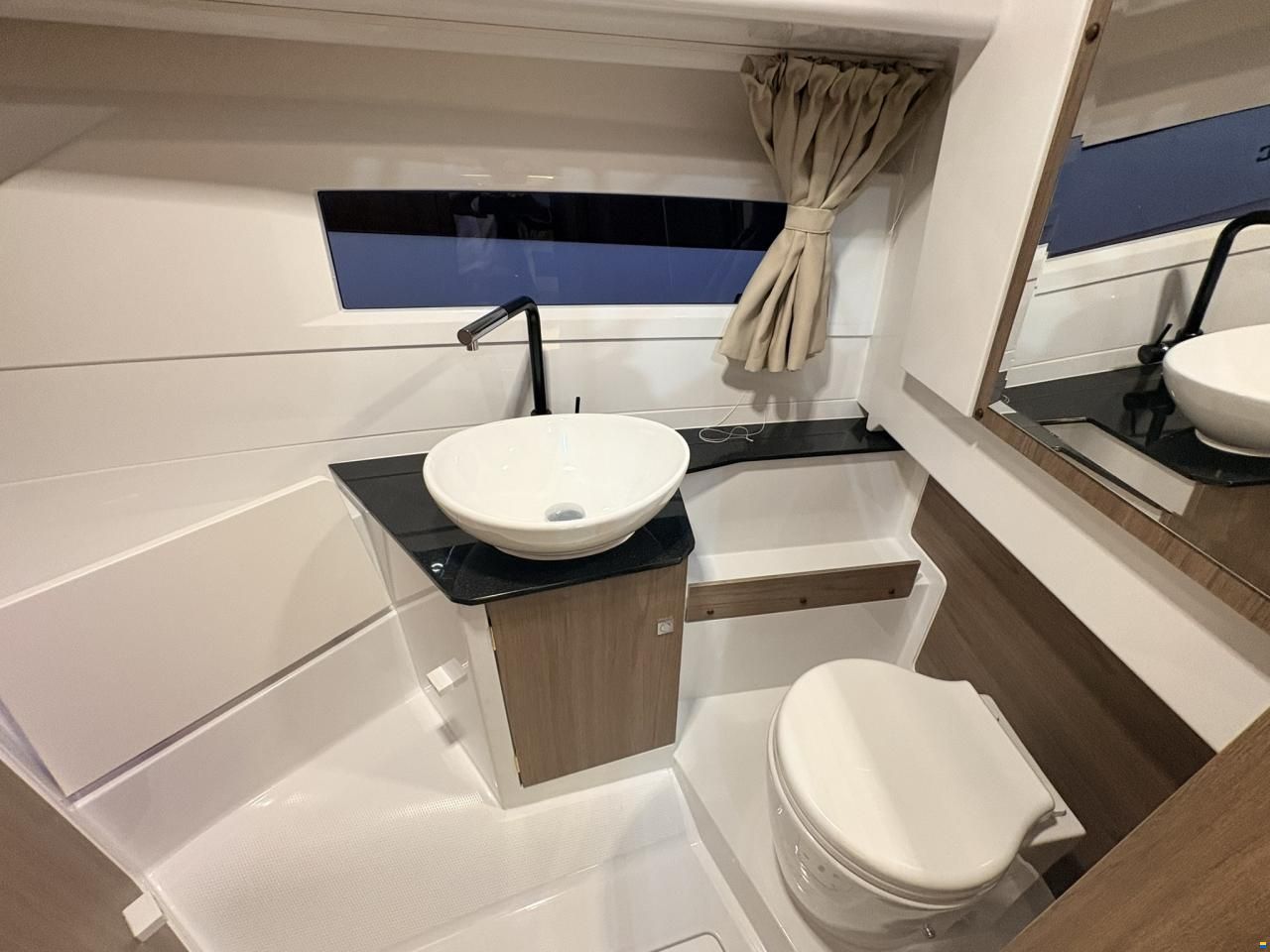 Nautic Yachts 880