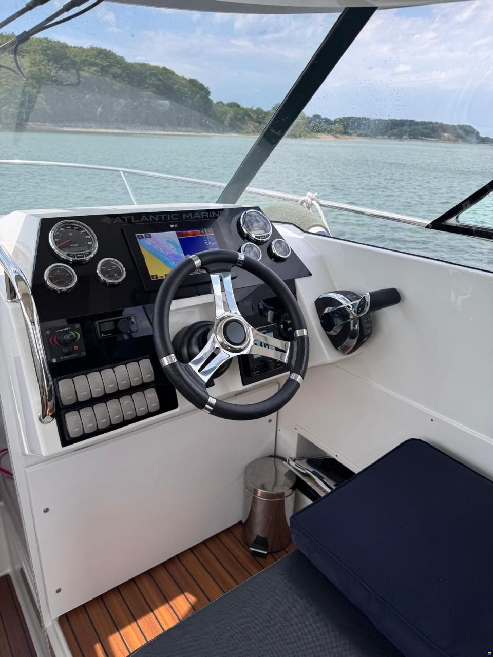 Atlantic Yachts Marine Adventure 780