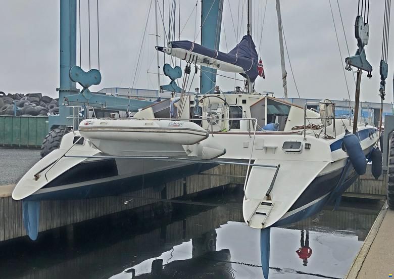 TRT 1200 CR catamaran