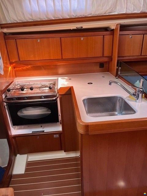 Dufour 325