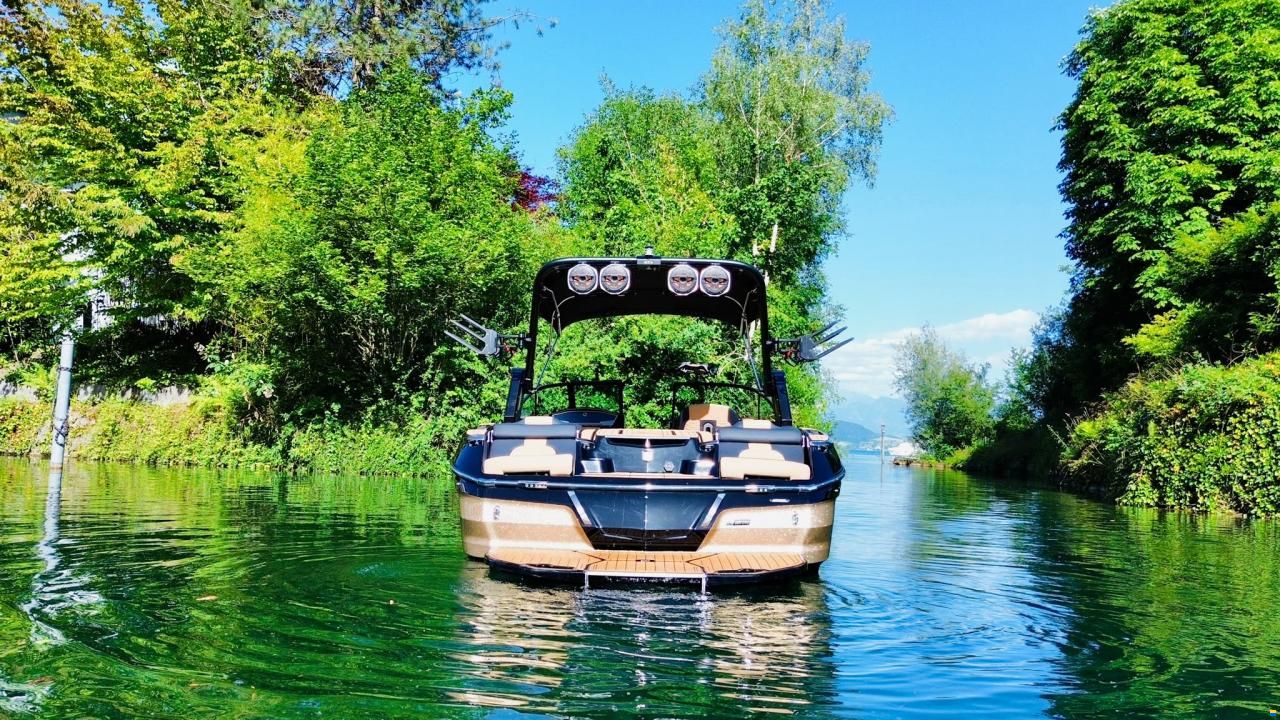 MasterCraft X22 Wakeboard & Wakesurf