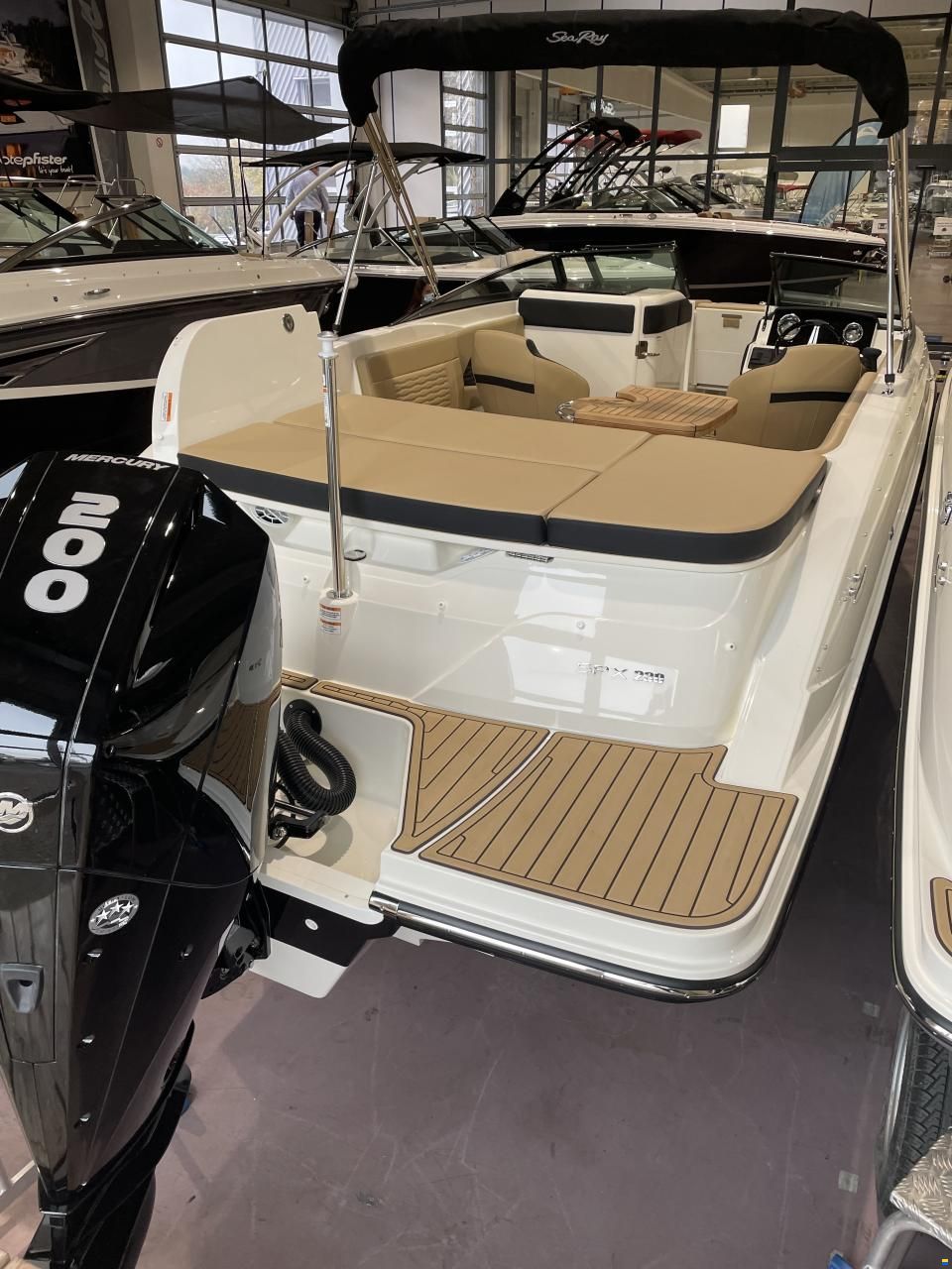 Sea Ray Spx230