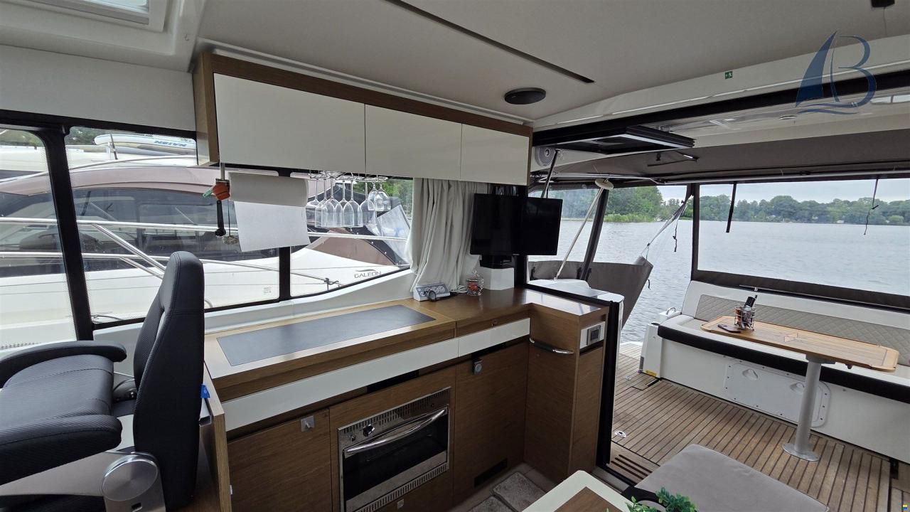 Jeanneau NC 37