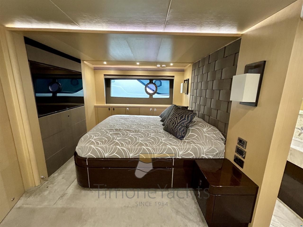 Sunseeker 75 YACHT