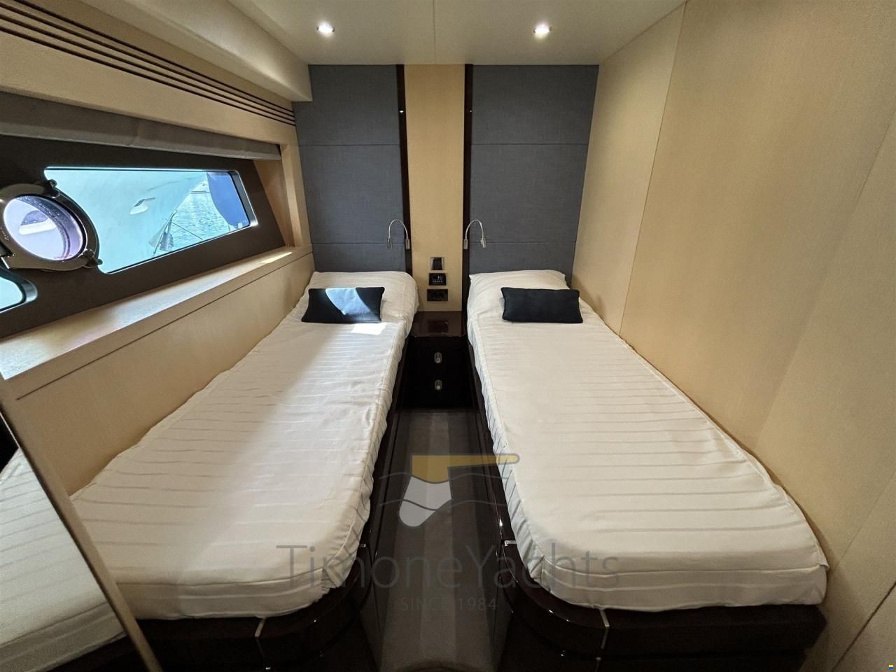 Sunseeker 75 YACHT