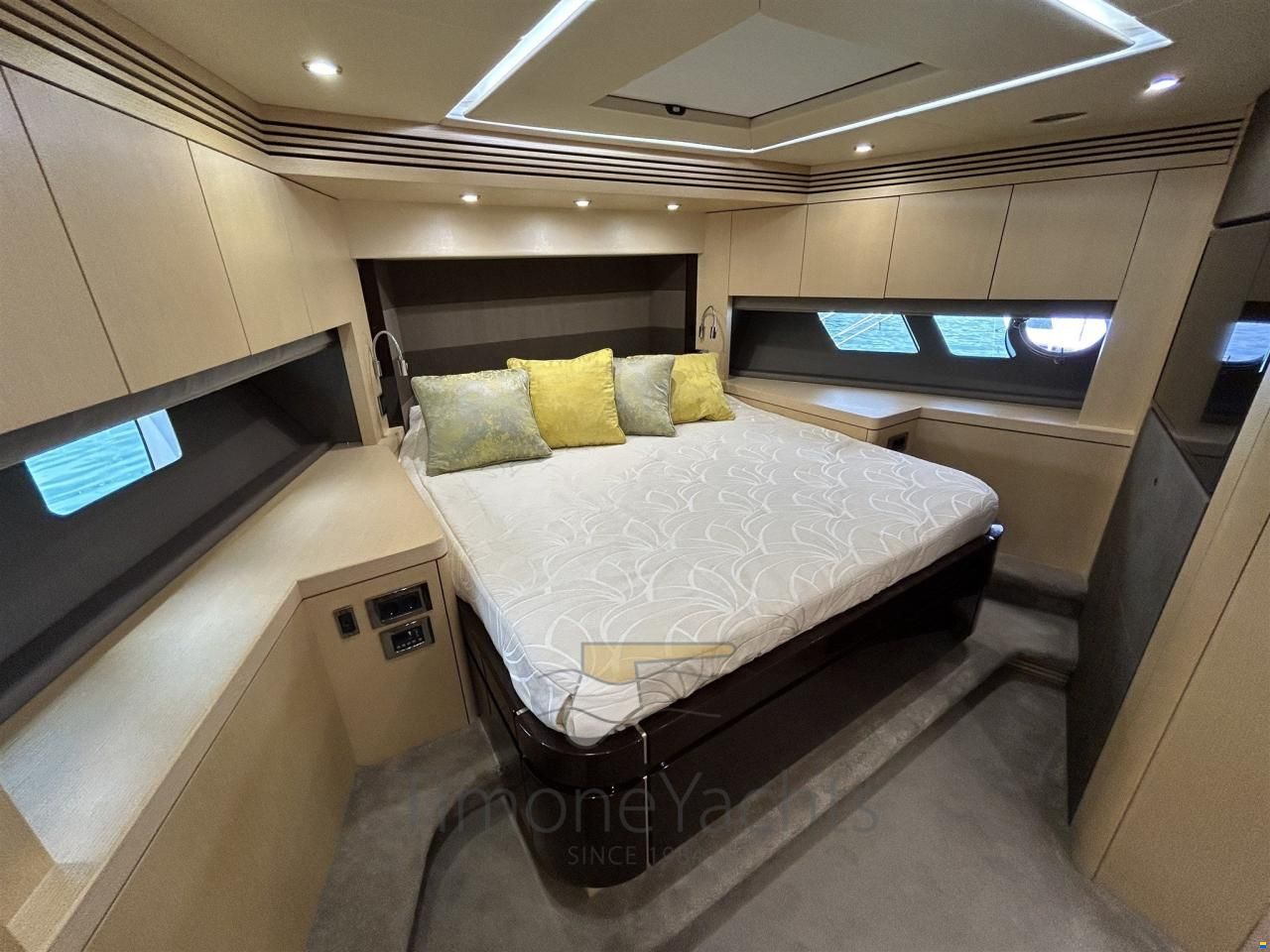 Sunseeker 75 YACHT