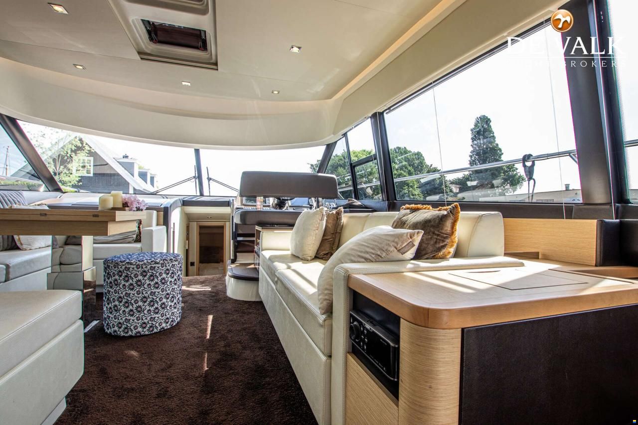 Prestige 550 Flybridge