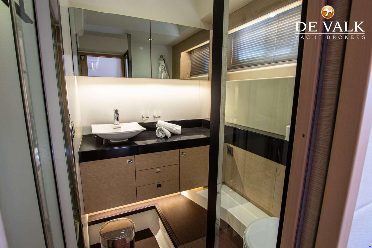 Prestige 550 Flybridge