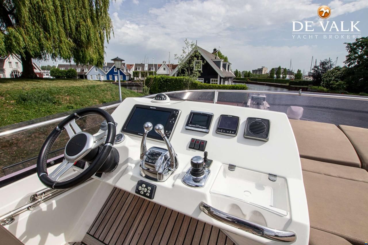 Prestige 550 Flybridge