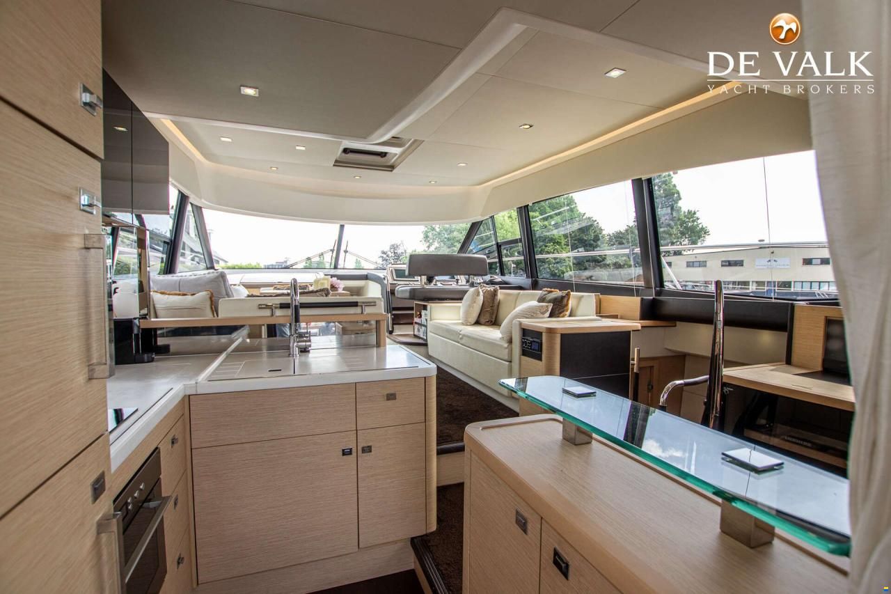 Prestige 550 Flybridge