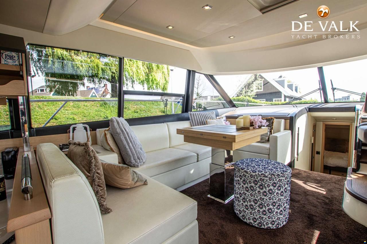 Prestige 550 Flybridge