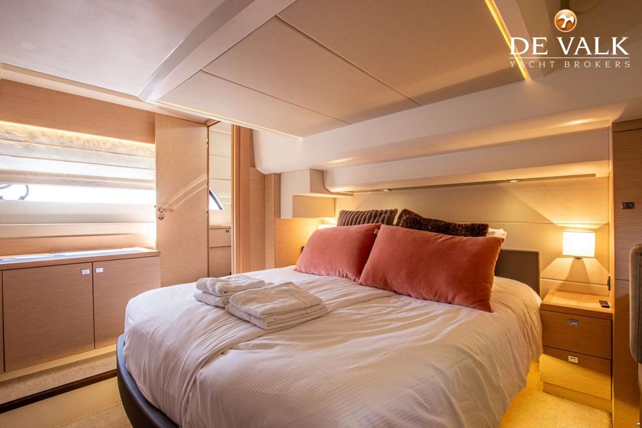 Prestige 550 Flybridge