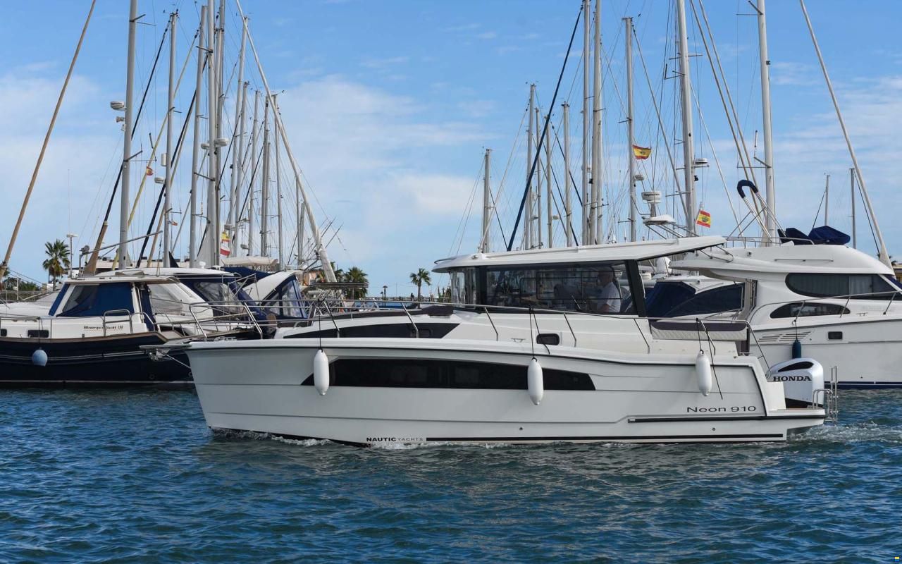 Nautic Yachts 990 neon