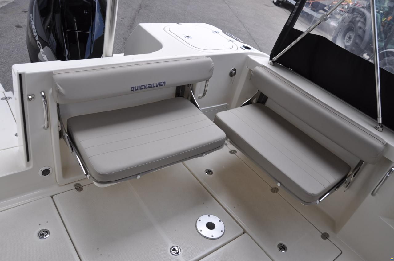 Quicksilver 675 Pilothouse