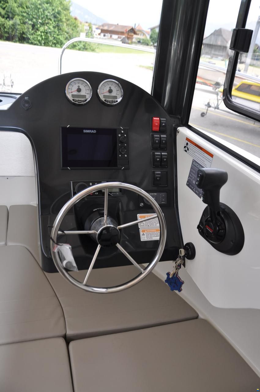 Quicksilver 675 Pilothouse
